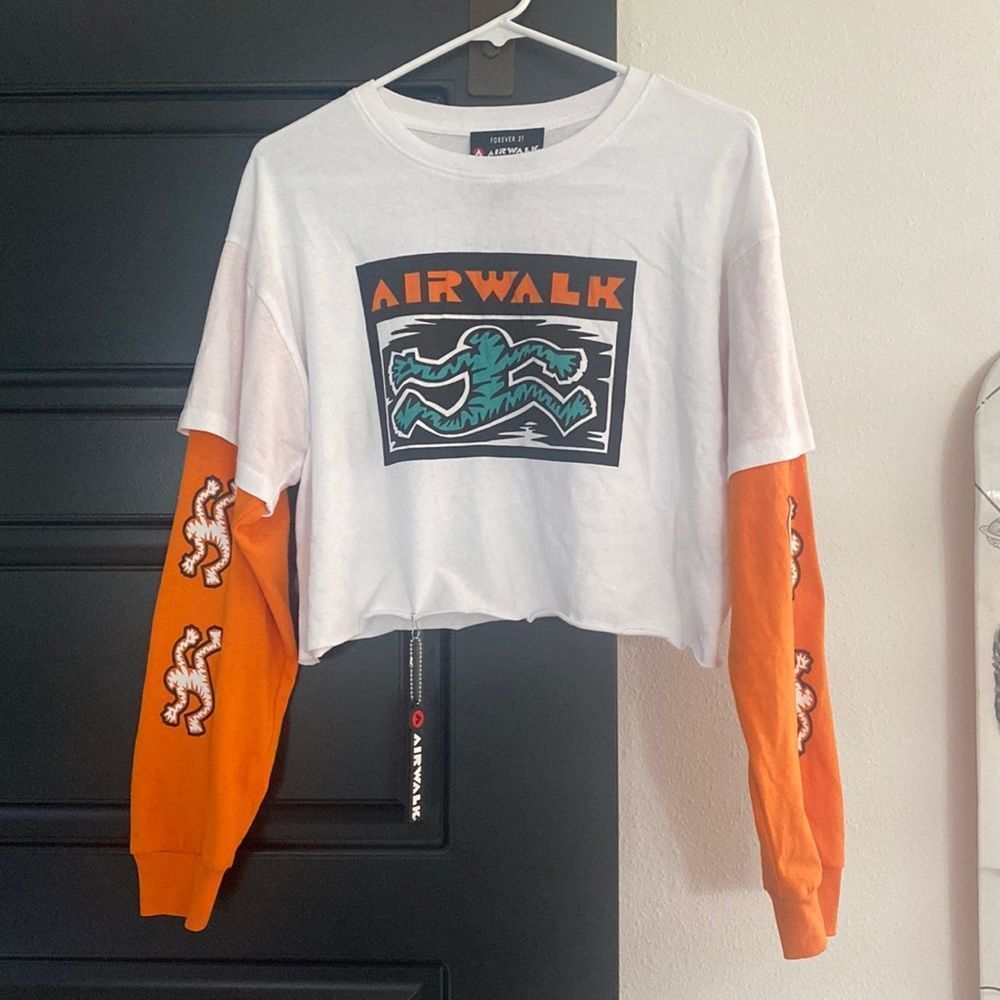 Airwalk + Forever 21 Women’s crop top long sleeve shirt size Small Brand New